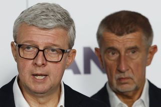 Karel Havlíček rozvázal mašličku Andreje Babiše. P...